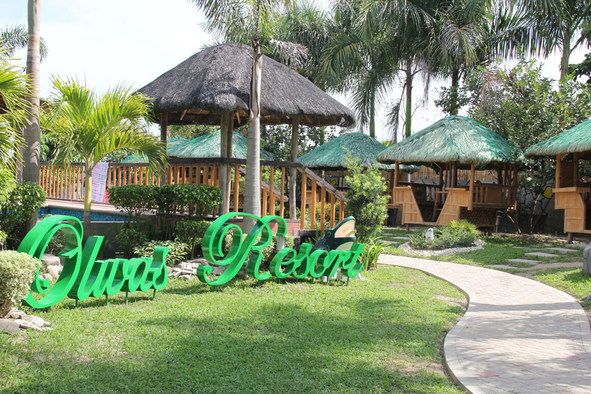 Oliva's Resort grounds